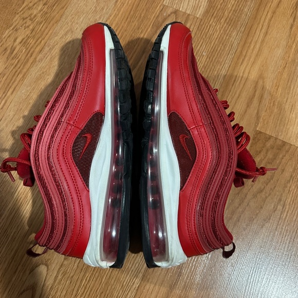 Women’s Nike Air Max 97s - Picture 4 of 5